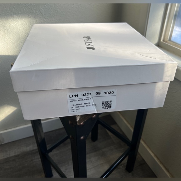 JustFab Averie Lace-up Ankle Boot - Picture 9 of 9